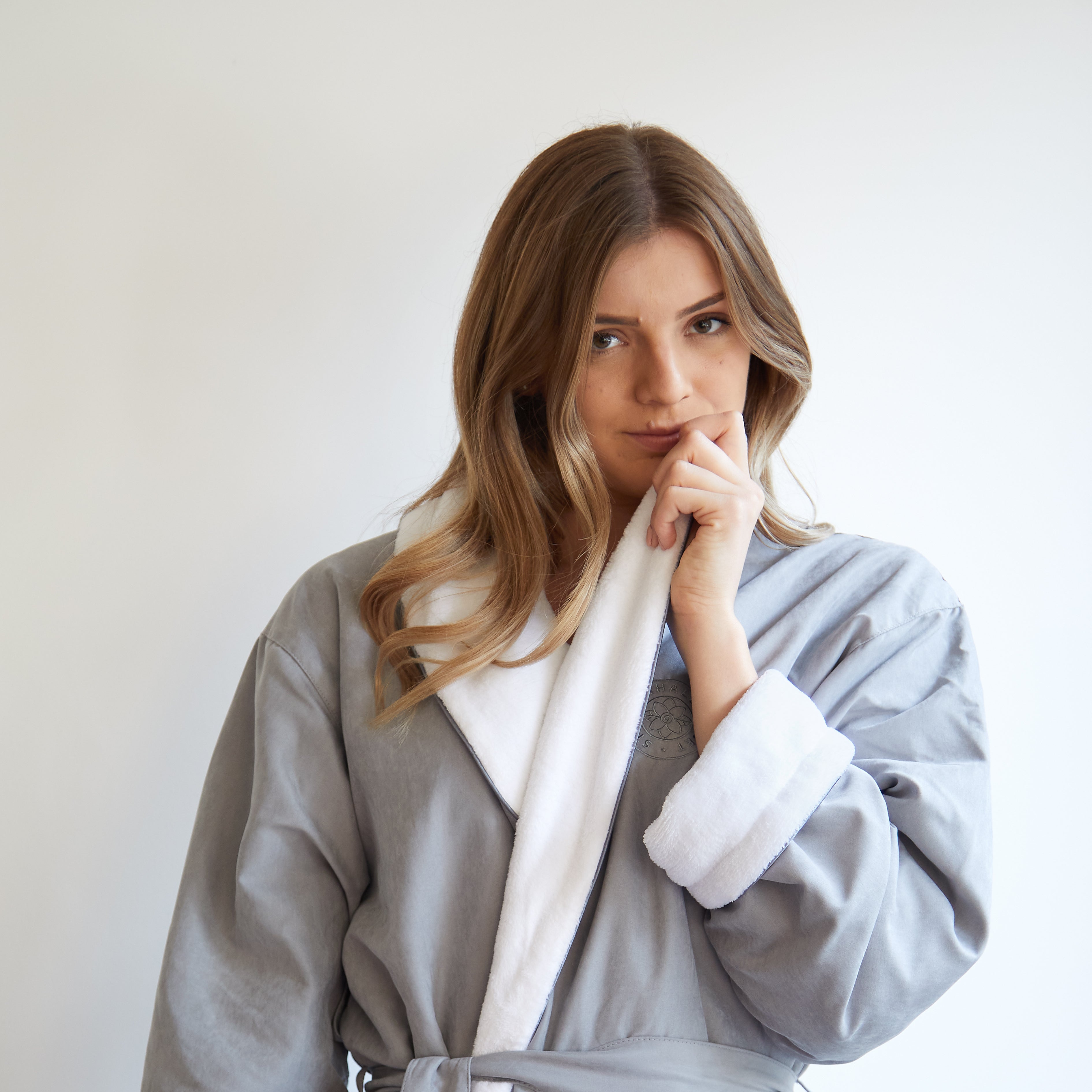 Our luxurious spa bathrobe is designed with a double layer of the absolute softest microfiber and a cosy, combed plush feel cotton terry lining. To add to the feel good vibes, this gorgeous Bathrobe is made from recyclable plastic and is 100% recyclable itself, luxury living can be sustainable living too!